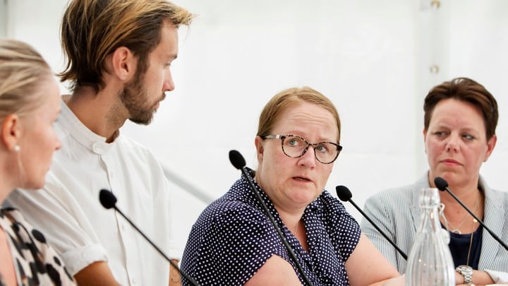 Visby 190703Bilder till OTW, Barncancerfonden.Bilder från seminarium Sviterna efter barncancer kostar samhället miljarder – så kan de minskasBilden:  Frv Thorbjörn Larsson, Generalsekreterare, BarncancerfondenCarolina Sahlberg, Mamma till Viktor som drabbades av Ewings sarkomIsak Thern, BarncanceröverlevareAnna-Lena Hogerud, Regionråd, (S) Region Skåne, Marie Morell, Oppositionsråd, (M) Region Östergötland samt Kattis Ahlström, moderator.Foto Ola TorkelssonCopyright Ola Torkelsson ©