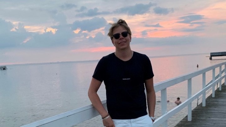 Samuel Gustafsson avled i ponsgliom i september 2022. Hans familj donerade insamlade pengar till BCF.