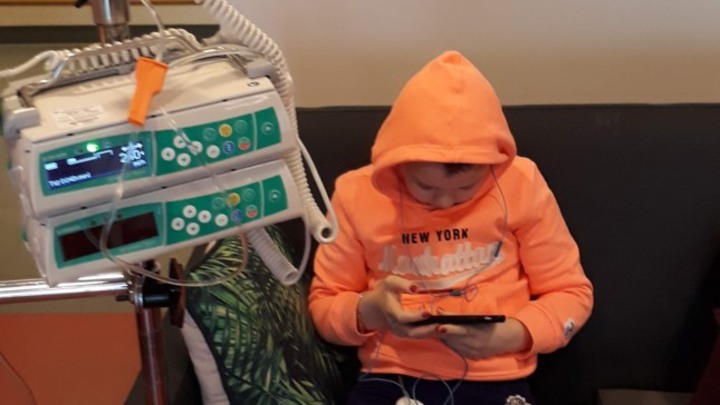 Katrine Kriström i Umeå skriver om hur det var när hennes dotter Elin fick  medulloblastom  2017 och den fina relation de fick med konsultsjuksköterskan Marita.