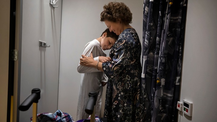 Oscars kamp mot skelettcancer, Osteosarkom, mamma Anna Eklund Tarantino, bilder av Paul Hansen för DN, PUBLICERAD 2020-02-20.