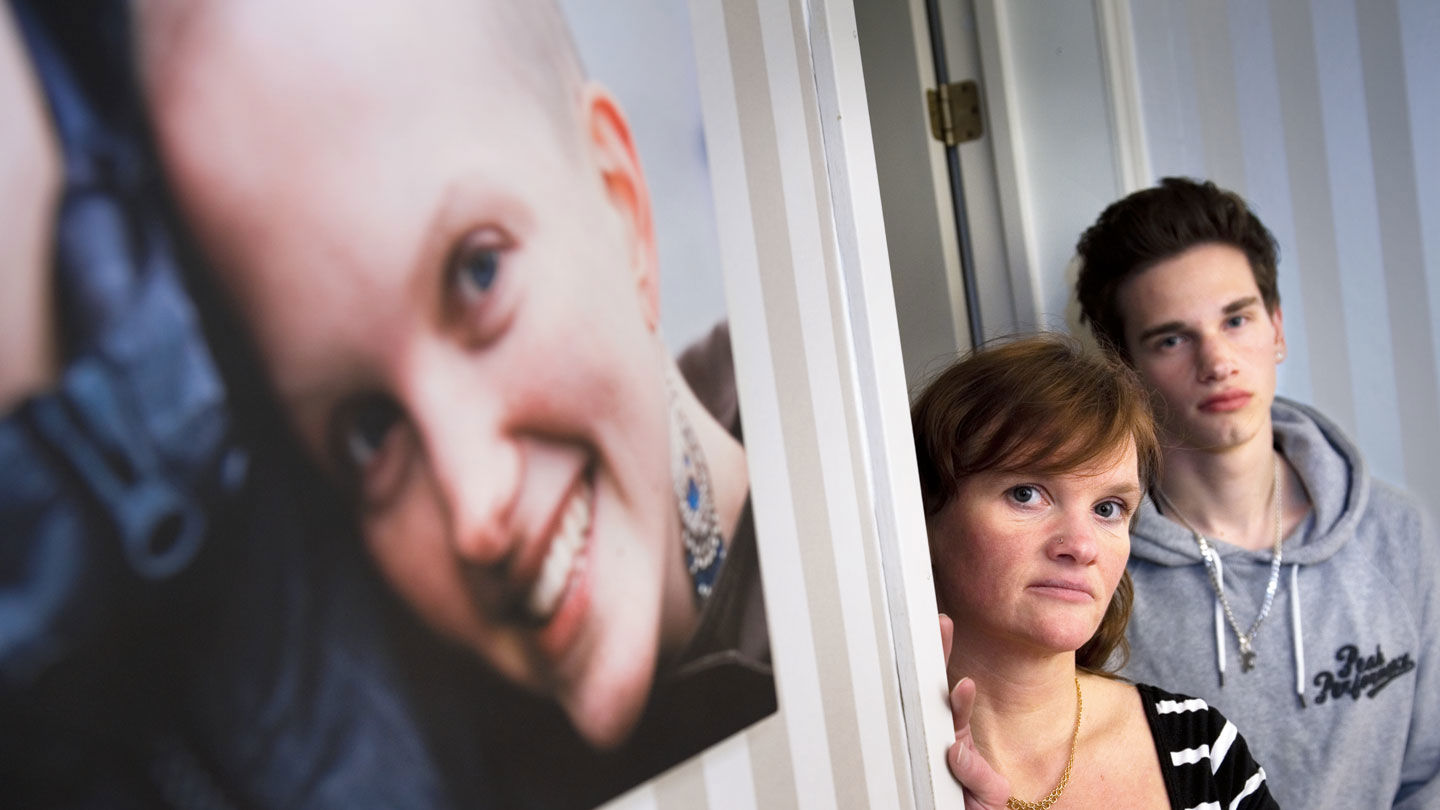 Fredrik och Linda står bredvid 